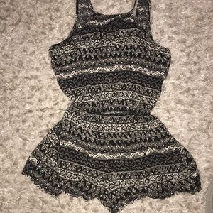 Cute patterned Hollister romper.